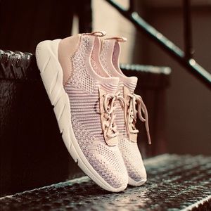 Taryn Rose Wallis Knit Sneakers 7 Travel Pale Rose
